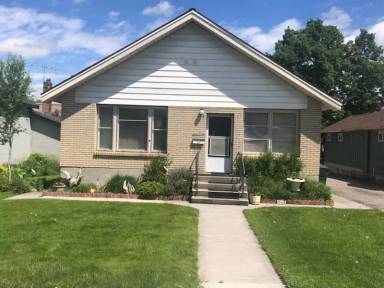 Main picture of 133 E 1st S