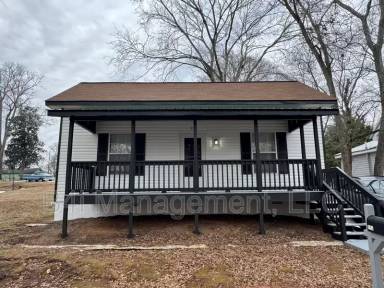Main picture of 112 Locust St