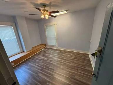 Main picture of 216 S 6th St
