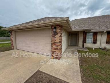Main picture of 1091 N Northwood Ave