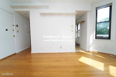 Main picture of 4 Commonwealth Ct