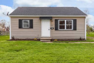 Main picture of 2311 Harmont Ave NE