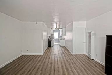 Main picture of 3637 Keystone Ave