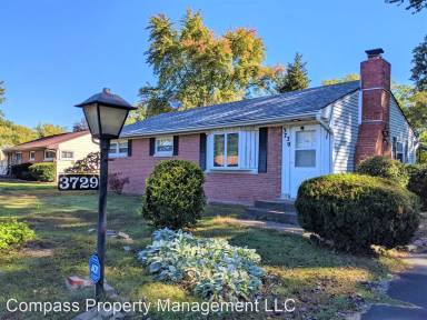 Main picture of 3729 S Lasalle St