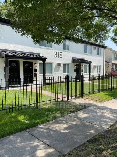 Main picture of 318 W 36th St