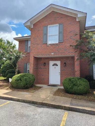 Main picture of Donahue Crossing Condominiums