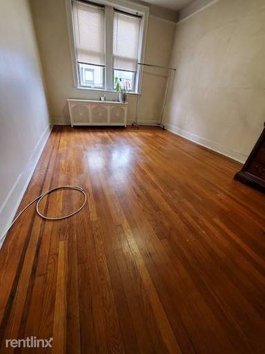Main picture of 2459 32nd St