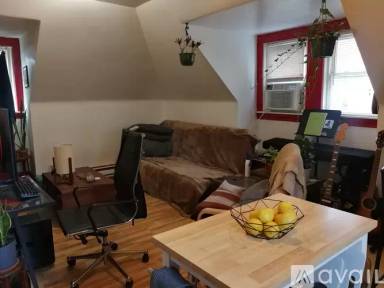 Main picture of 1028 N Negley Ave