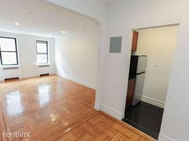 Main picture of 315 W 21st St