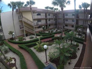 Main picture of 10855 SW 112th Ave