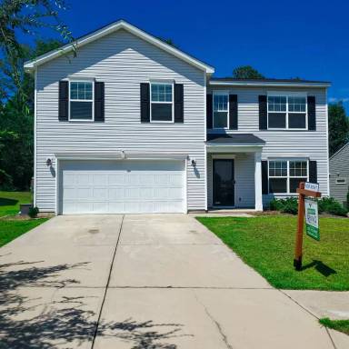 Main picture of 250 Bent Holly Dr