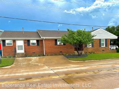 Main picture of 1001 E Edwards St