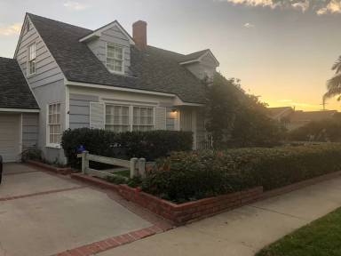 Main picture of 16842 Liggett St