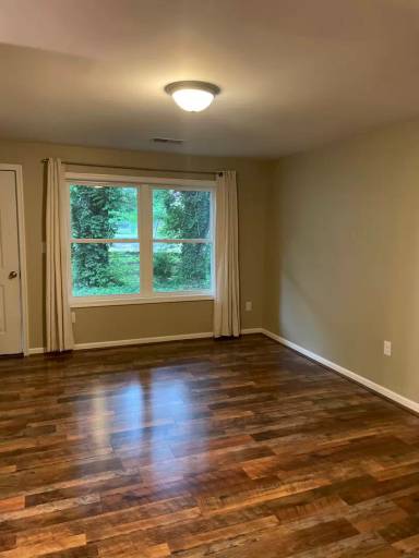 Main picture of 8 Marble Ln