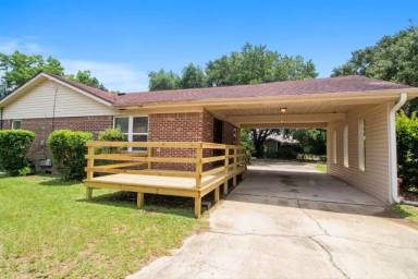 Main picture of 4630B Bellview Ave