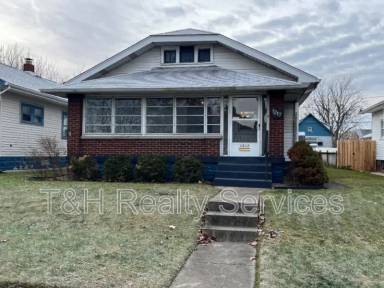 Main picture of 1217 Hoefgen St