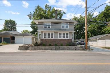 Main picture of 527 E 52nd St