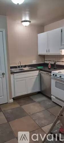 Main picture of 2217 Pestalozzi St