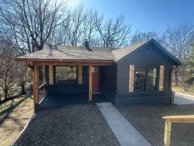 Main picture of 502 E Harper St