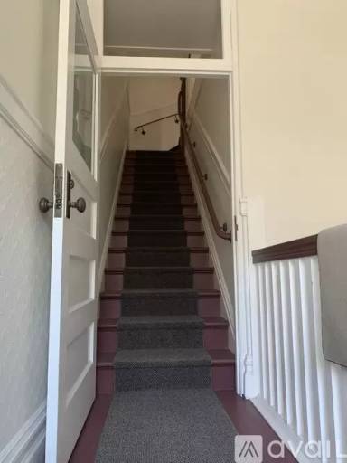 Main picture of 1462 Leavenworth St