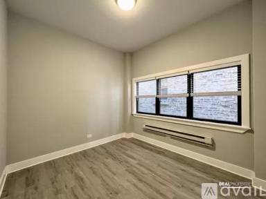 Main picture of 1435 N Dearborn St