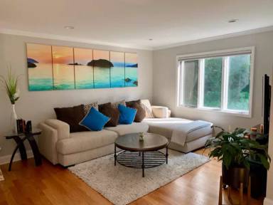 Main picture of 81 Meadow St