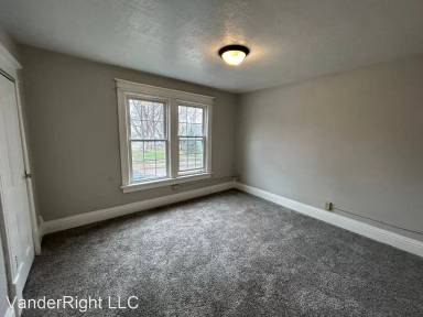 Main picture of 710 S Walts Ave
