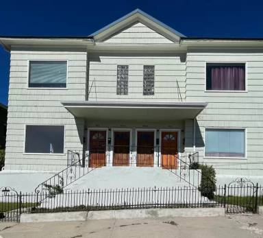 Main picture of 403 1/2 W Granite St