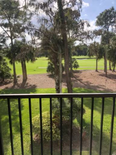 Main picture of 420 Fox Haven Dr