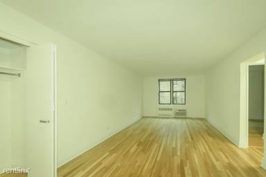 Main picture of 305 W 13th St