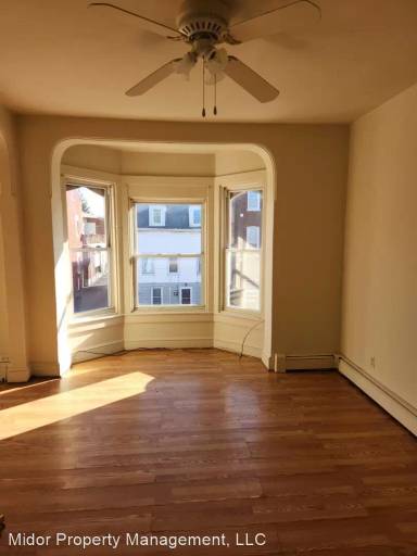 Main picture of 609 E Market St