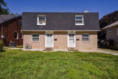 Main picture of 2025 37th St NW