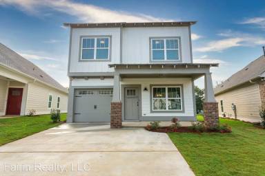 Main picture of 2758 Village Pl