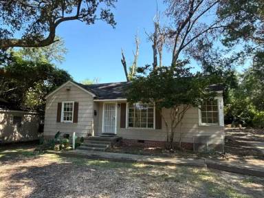 Main picture of 112 Robinhood Rd