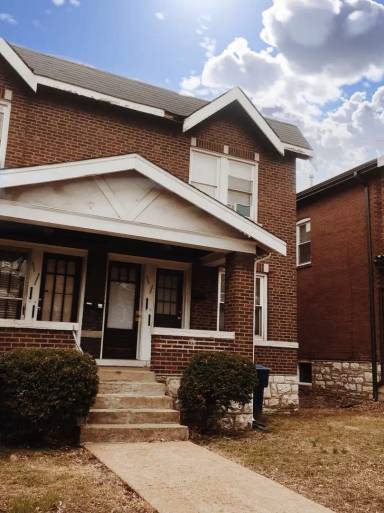 Main picture of 5014-5016 Chippewa St