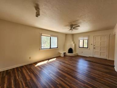Main picture of 318 Calle Loma Norte