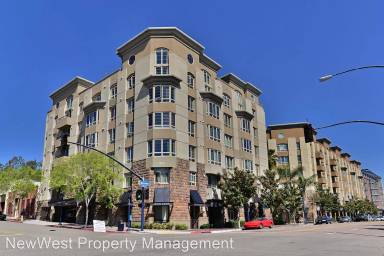 Main picture of Union Square At Broadway Condominiums