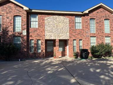 Main picture of 104 S 49th St