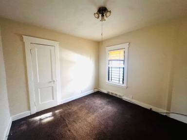 Main picture of 14012 Glendale Ave