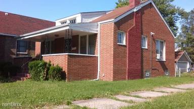 Main picture of 3689 Pennsylvania St