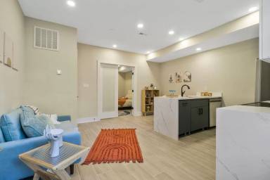 Main picture of 1004 18th St NE