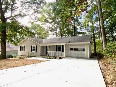 Main picture of 817 Tree Trunk Rd