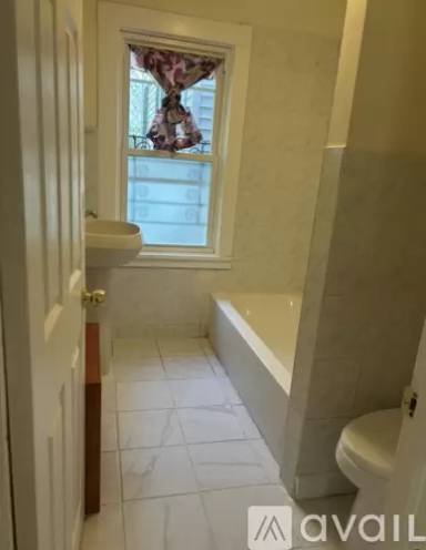 Main picture of 248 S 10th St