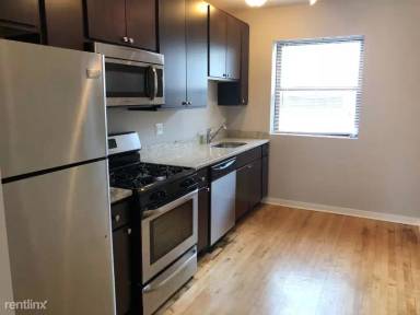 Main picture of 2438 W North Shore Ave