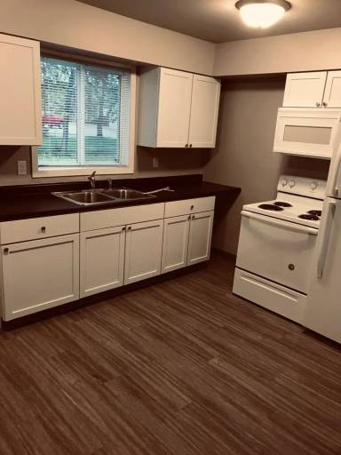 Main picture of 10 19 Avenue Vlg Ct