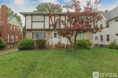 Main picture of 1594 S Green Rd