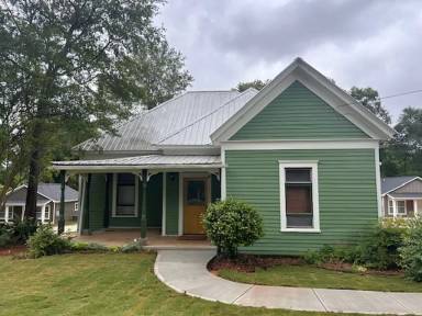Main picture of 450 Ruth St