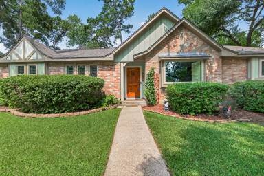 Main picture of 23011 Fox Hunt Dr