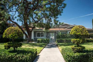 Main picture of 437 W Duarte Rd