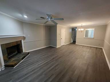 Main picture of 18 Towne Park Ct